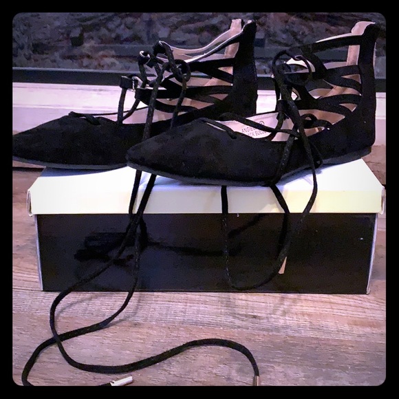 Bella Marie Flats - Picture 1 of 2